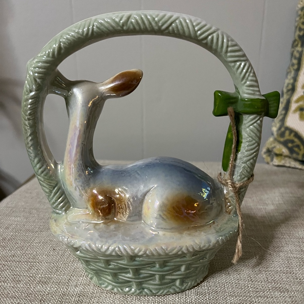 Hand Painted Deer in Basket Lusterware Made In Brazil 1907 Easter Midcentury - Picture 3 of 4